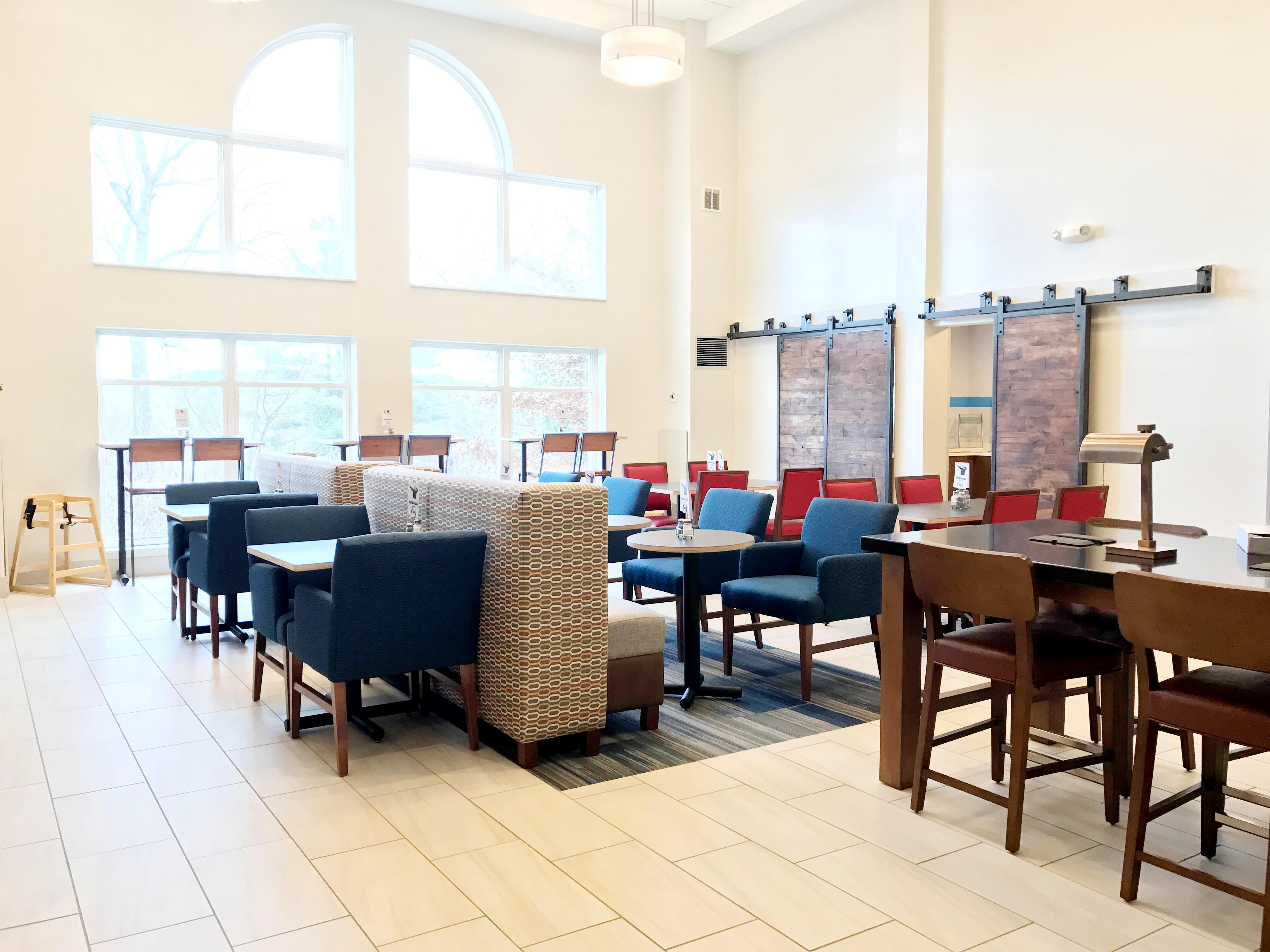 Holiday Inn Express Hotel & Suites White River Junction By Ihg Eksteriør bilde